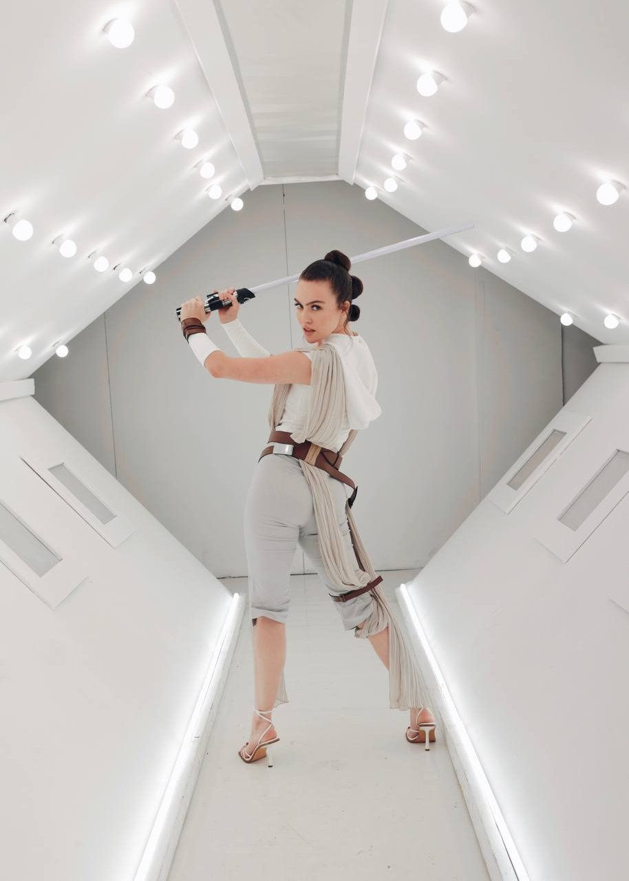 Freya Parker as Rey Skywalker Hentai pt-br 02